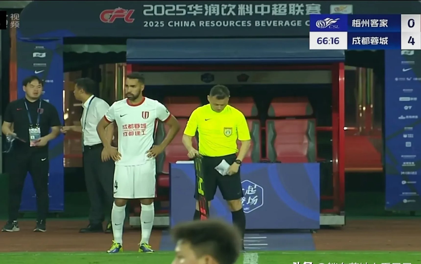 wanbo sports-足总杯赛程吃紧，成都蓉城今晨防线松动，震撼外界，临场指挥获称赞-wanbo sports